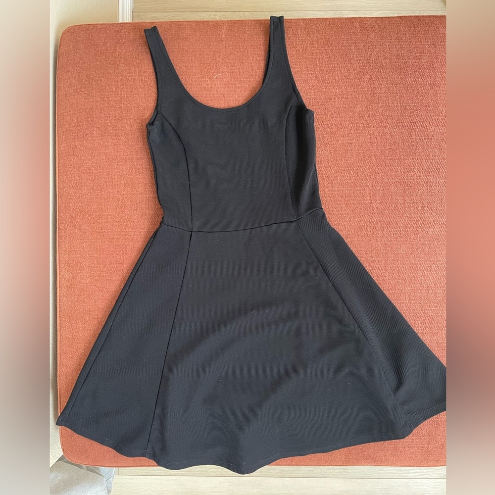 Sleek Black Scoop Neck Mini Dress
